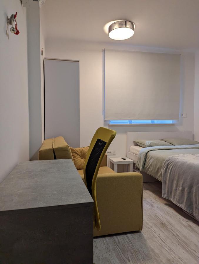 Quiet Off Marticeva Apartment