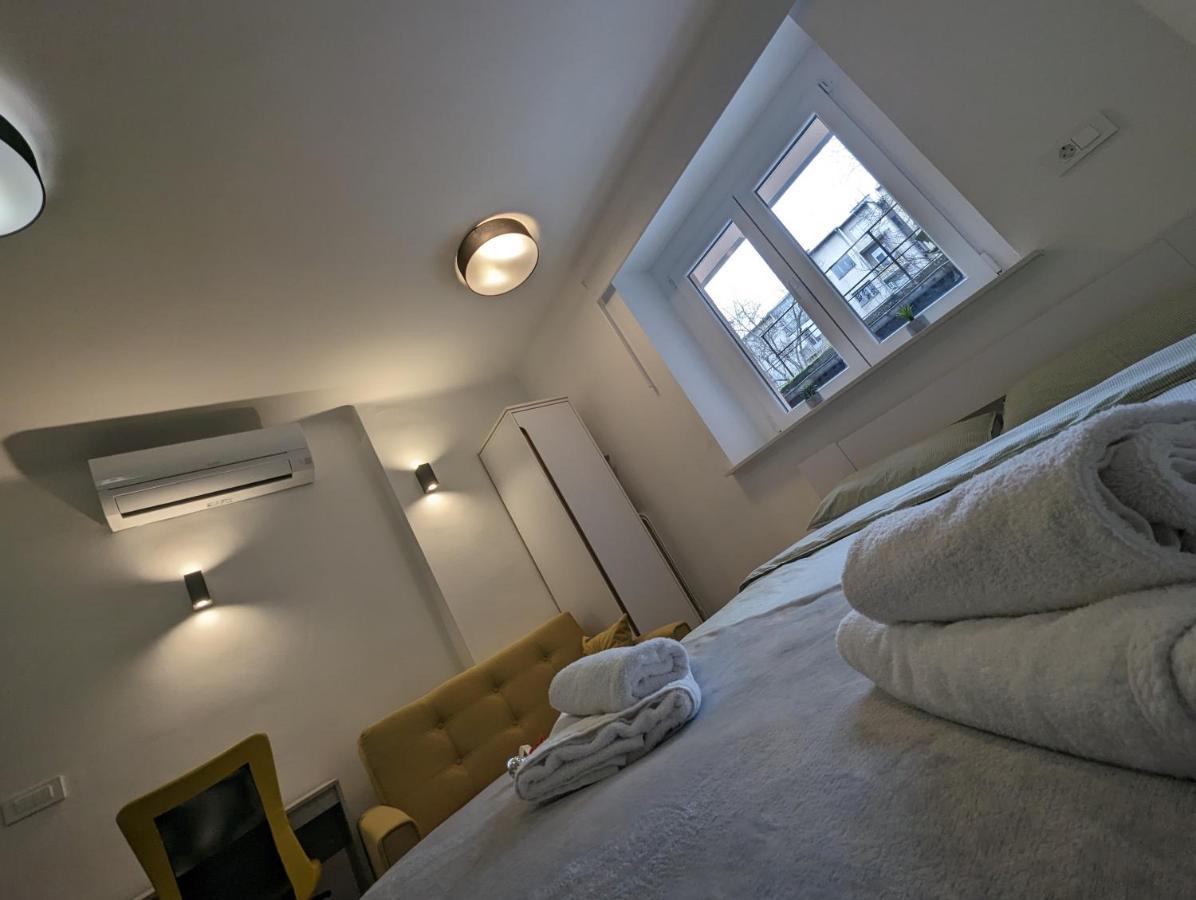 Quiet Off Marticeva Apartment *